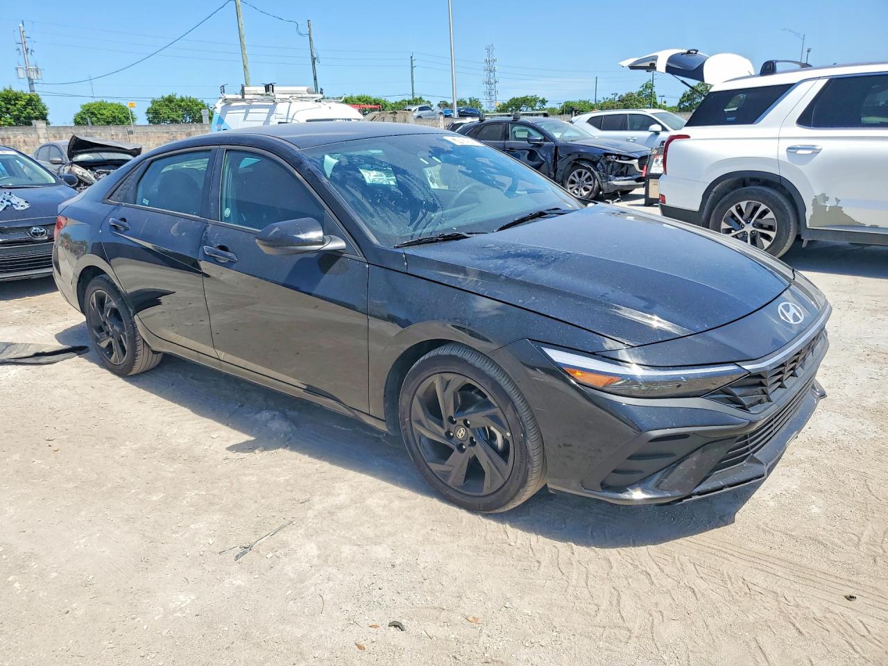 2026 HYUNDAI ELANTRA SEL SPORT — снимка 4