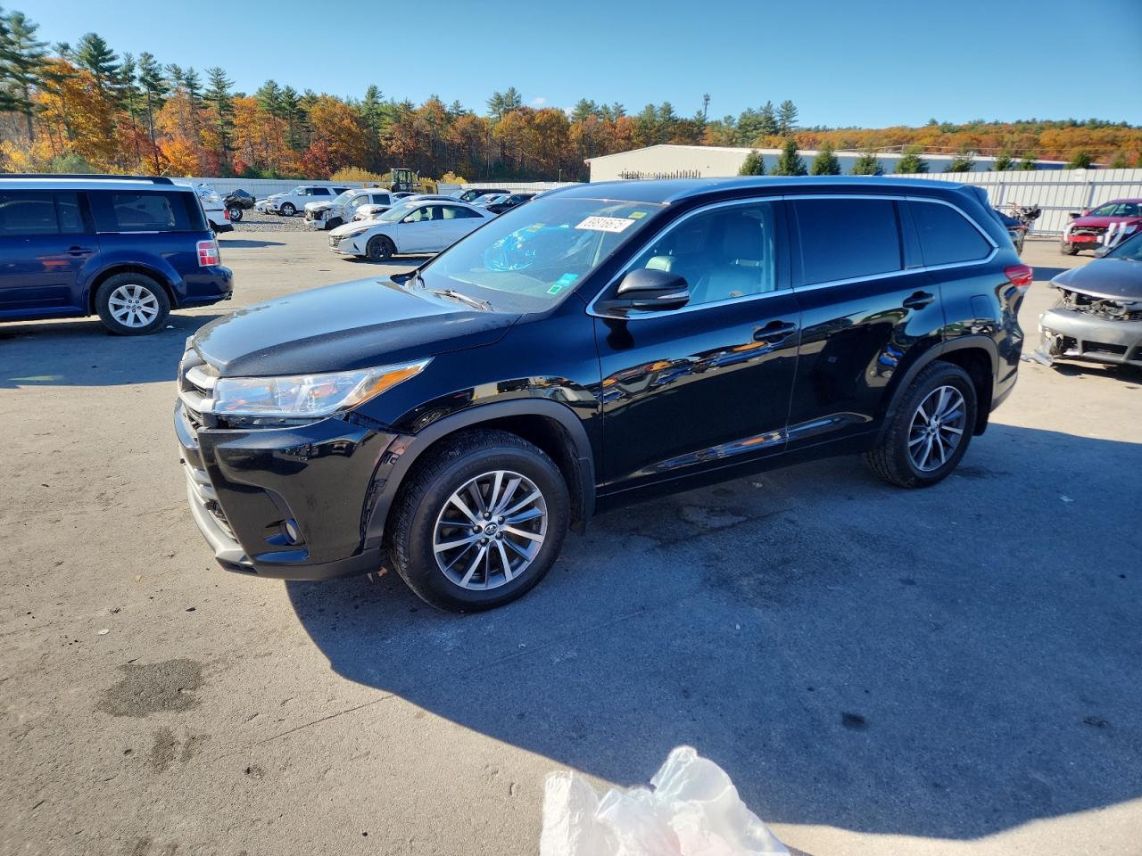 2018 TOYOTA HIGHLANDER SE