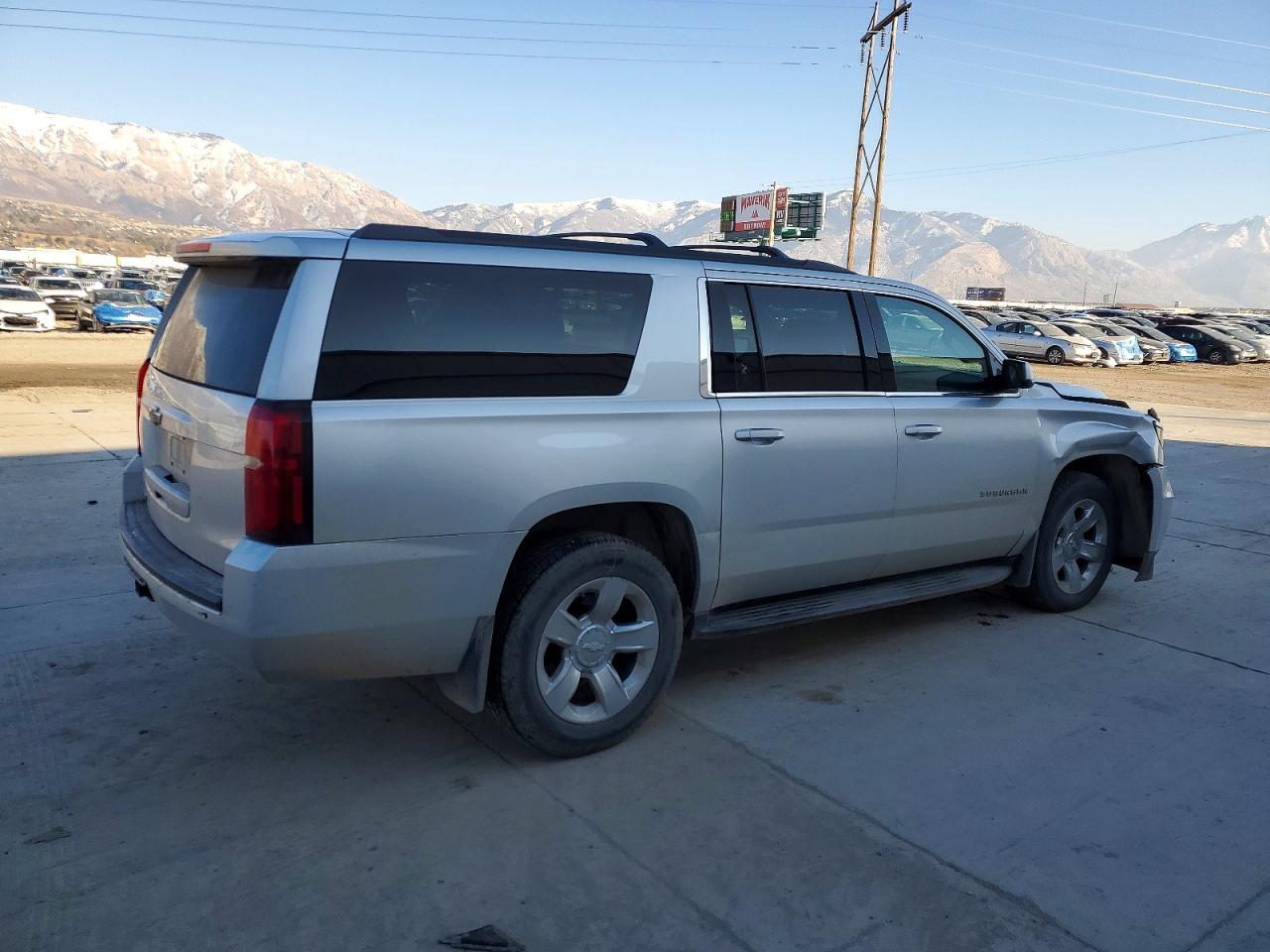 2017 CHEVROLET SUBURBAN K1500 LS — снимка 3
