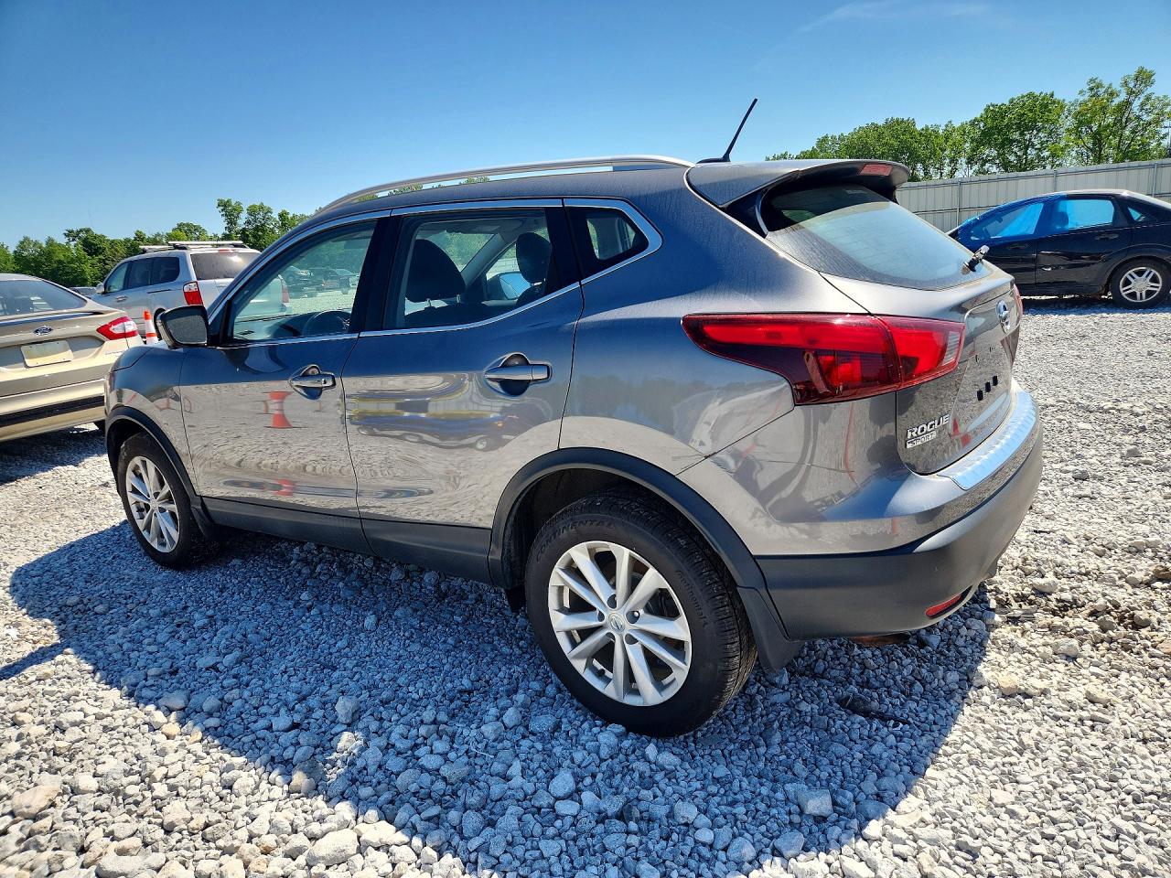 2017 NISSAN ROGUE SPORT SV — снимка 2