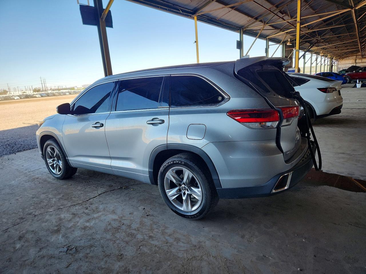 2018 TOYOTA HIGHLANDER LIMITED — снимка 2