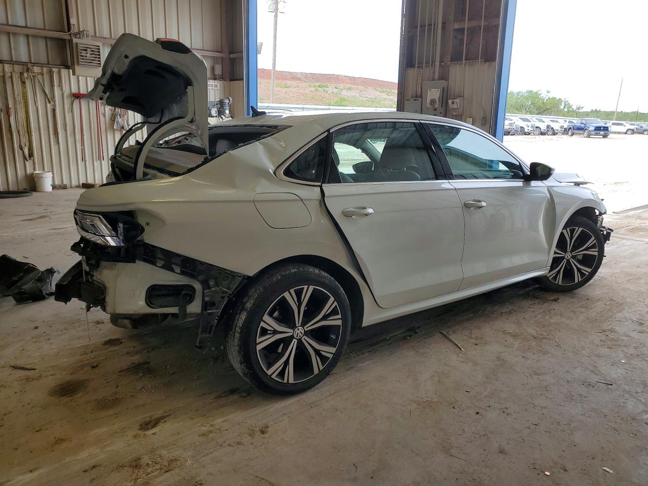 2022 VOLKSWAGEN PASSAT SE — снимка 3