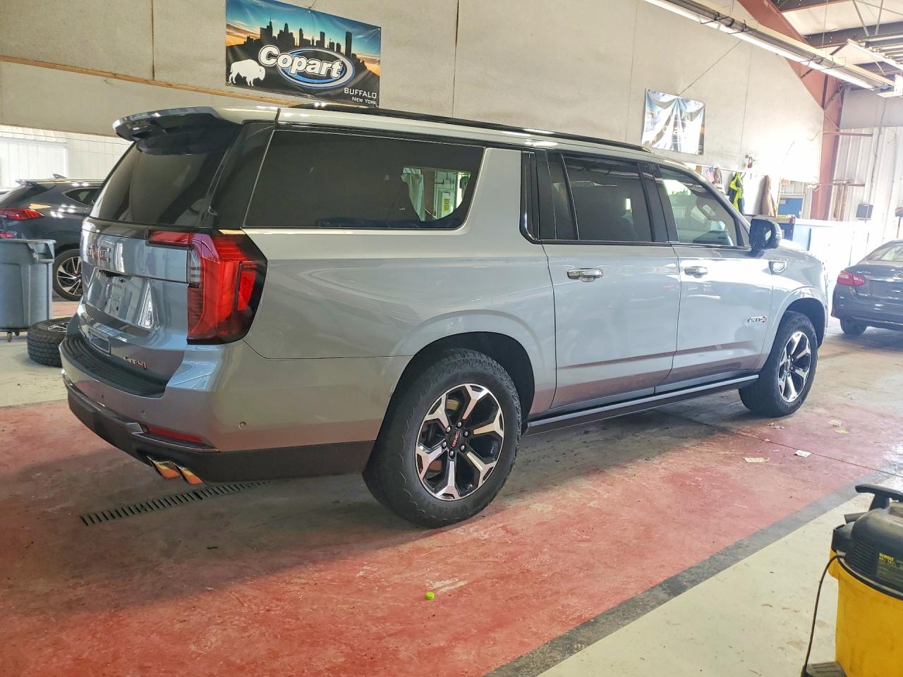 2025 GMC YUKON XL AT4 — снимка 3
