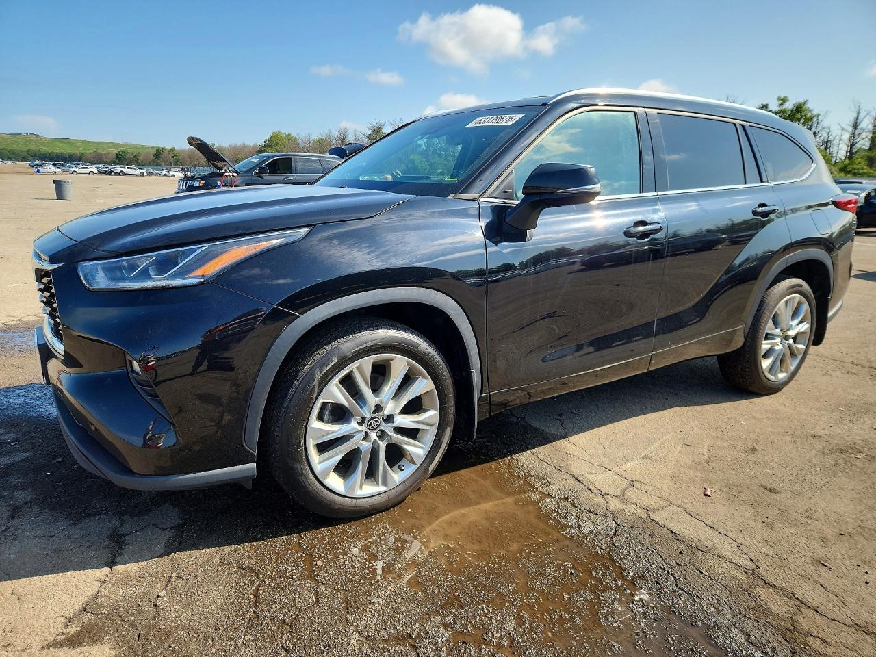 2022 TOYOTA HIGHLANDER LIMITED