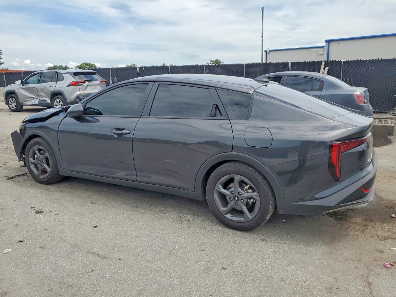 2025 KIA K4 LXS — снимка 2