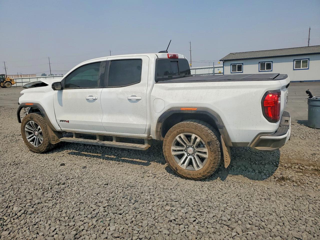 2024 GMC CANYON AT4 — снимка 2