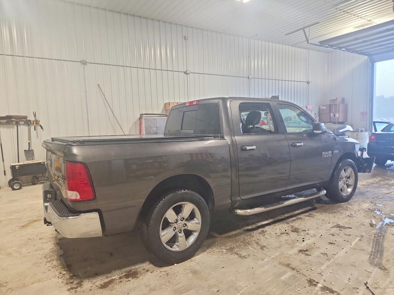 2017 RAM 1500 SLT — снимка 3