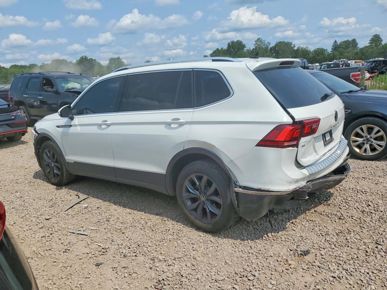 2022 VOLKSWAGEN TIGUAN SE — снимка 2