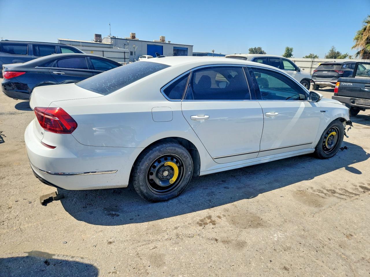 2017 VOLKSWAGEN PASSAT R-LINE — снимка 3