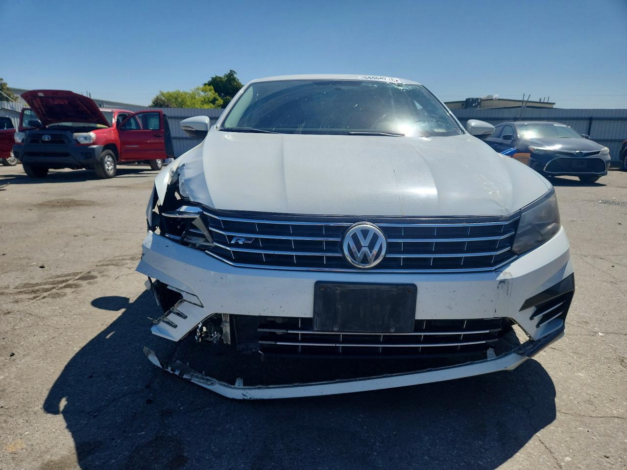 2017 VOLKSWAGEN PASSAT R-LINE — снимка 5