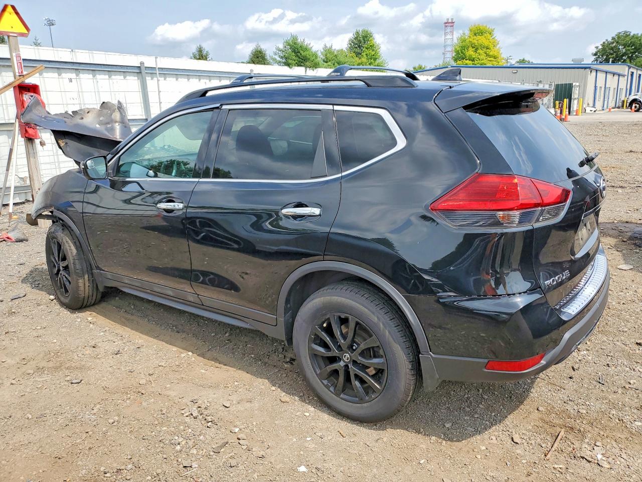 2017 NISSAN ROGUE SV — снимка 2
