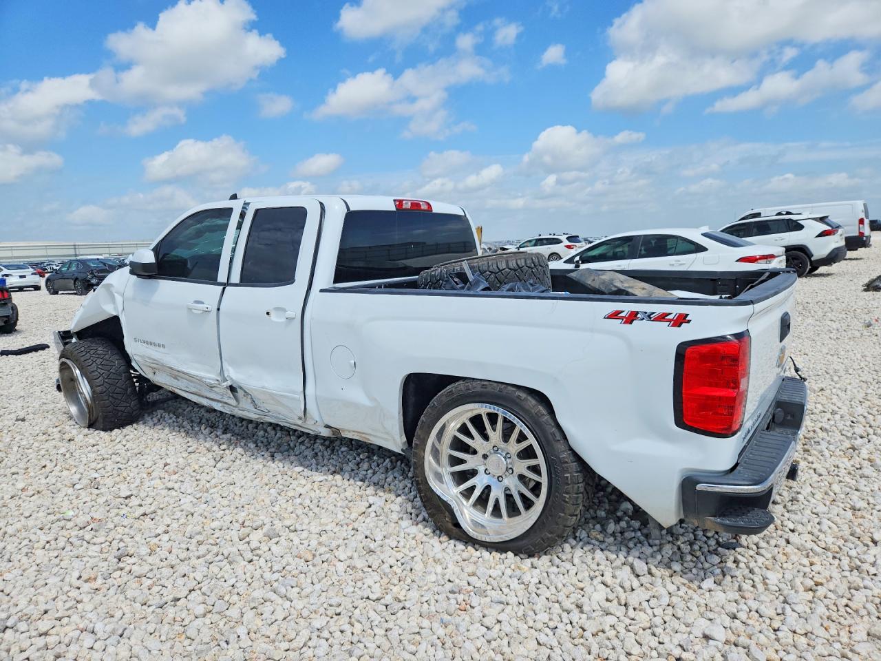 2019 CHEVROLET SILVERADO LD K1500 LT — снимка 2