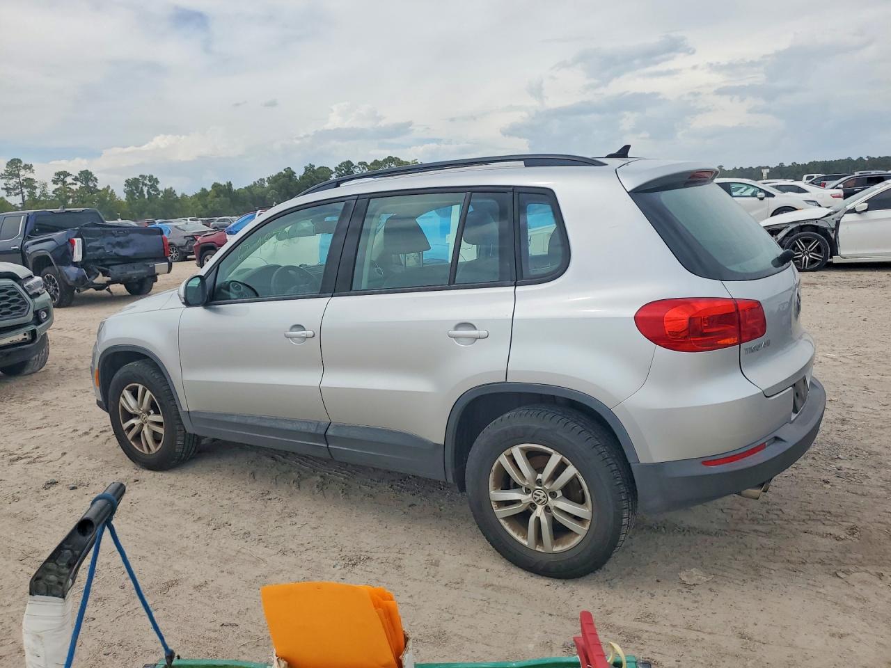 2017 VOLKSWAGEN TIGUAN S — снимка 2