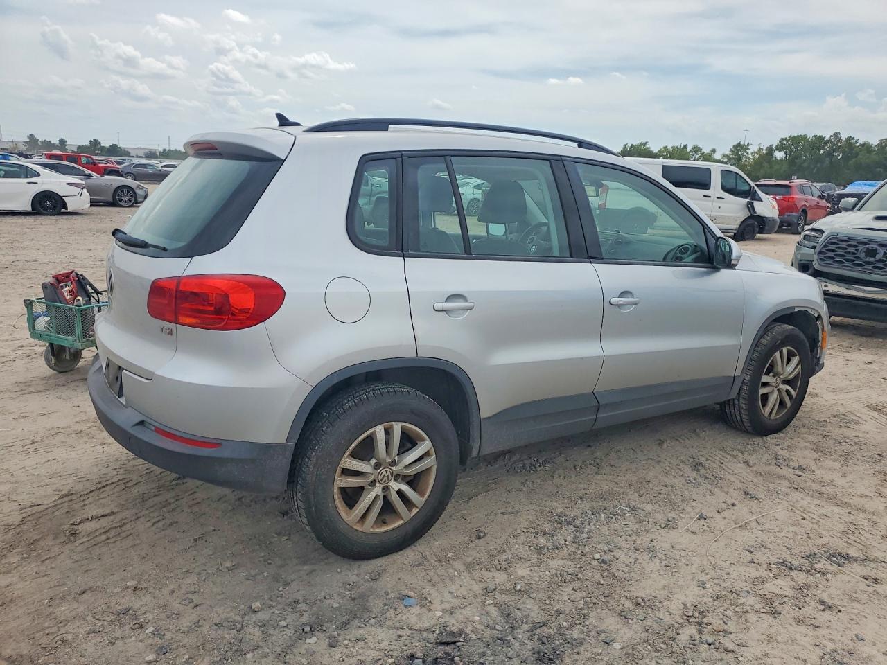 2017 VOLKSWAGEN TIGUAN S — снимка 3