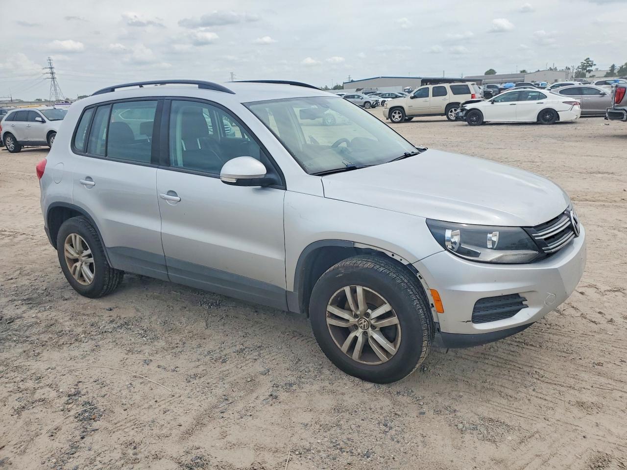 2017 VOLKSWAGEN TIGUAN S — снимка 4