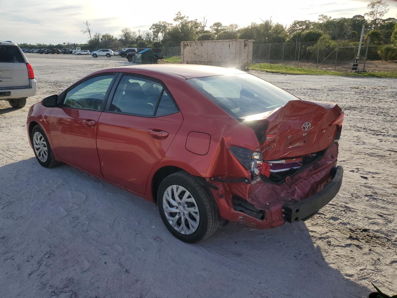 2019 TOYOTA COROLLA LE — снимка 2