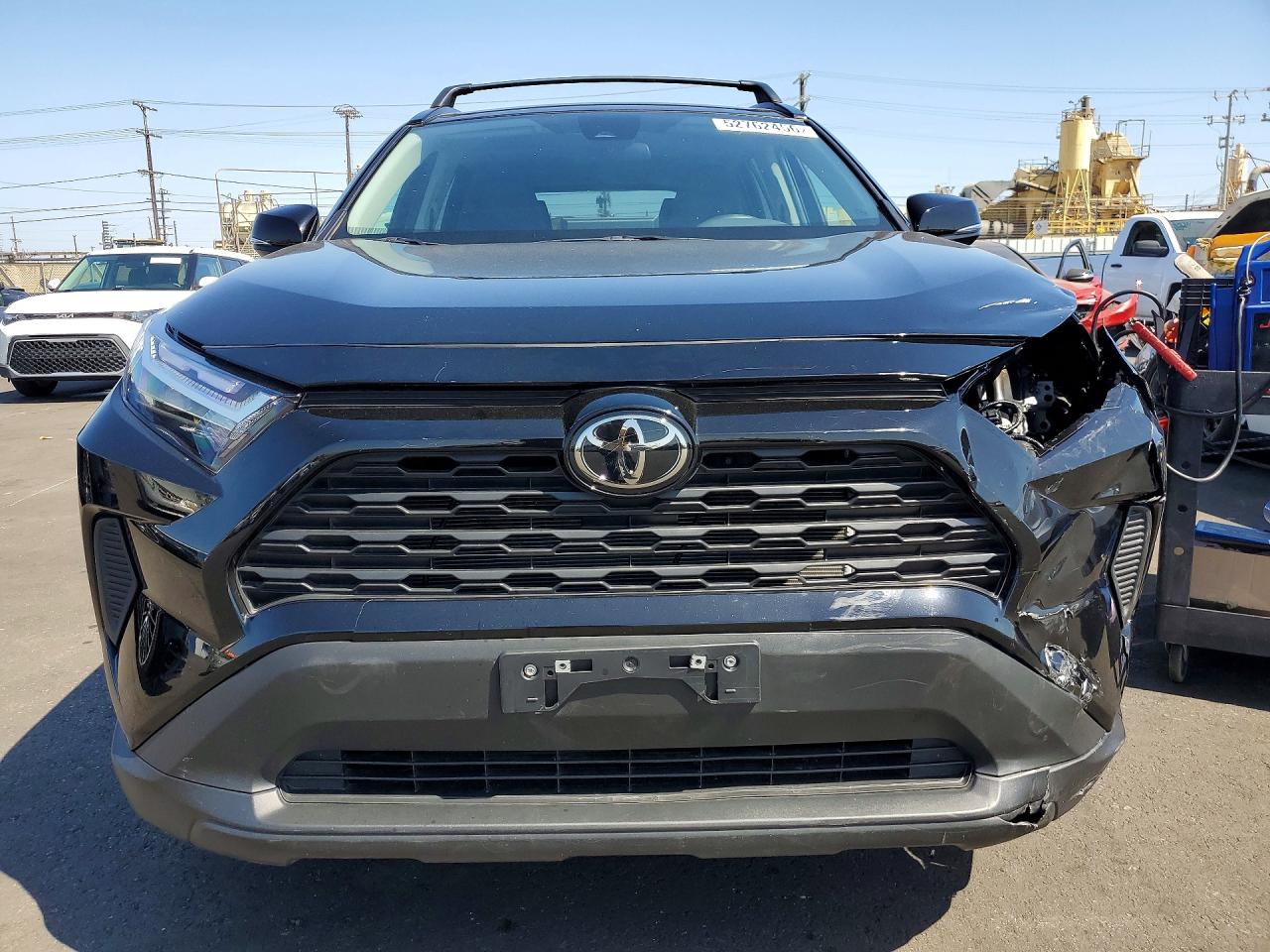 2025 TOYOTA RAV4 XLE — снимка 5