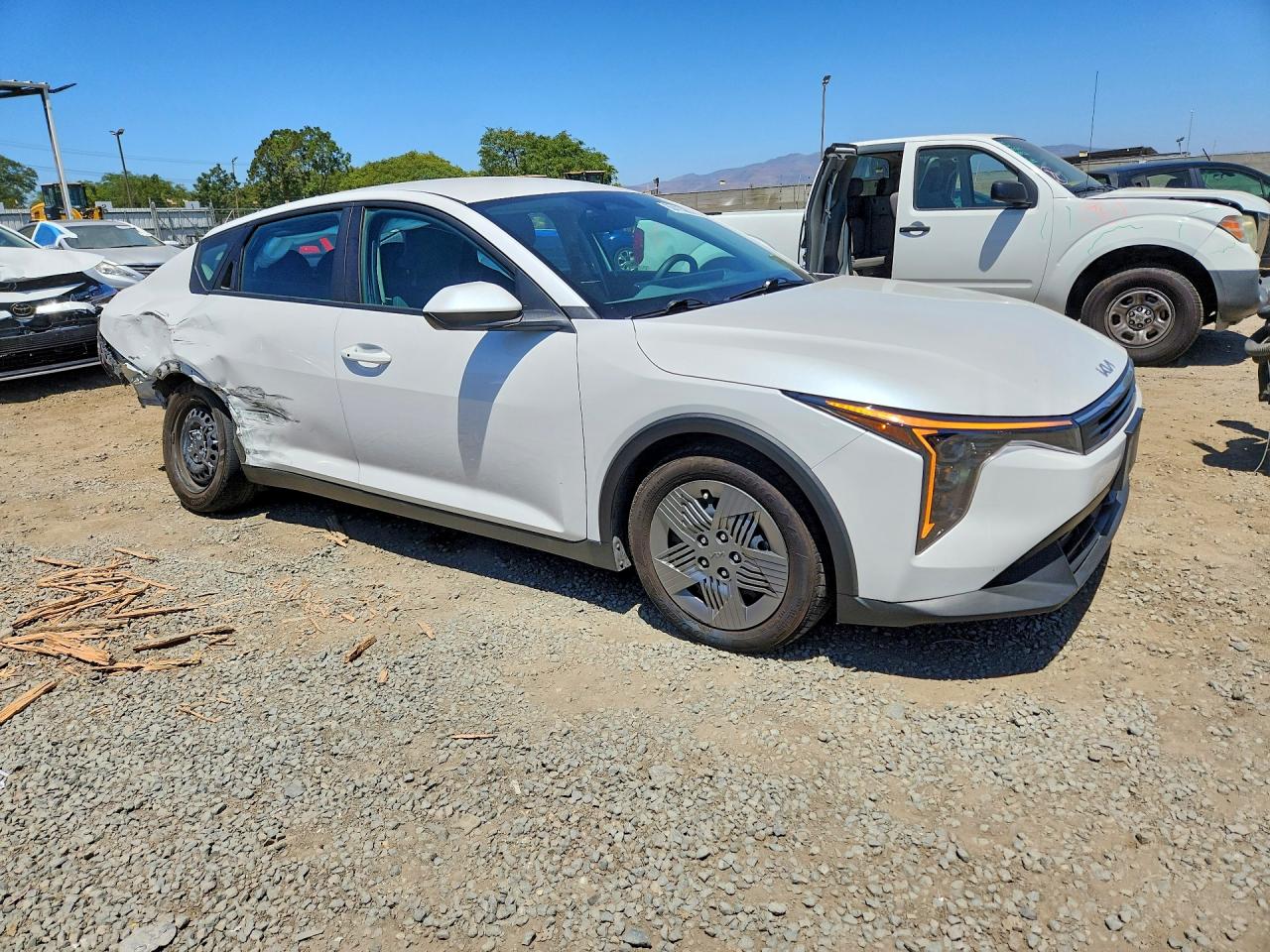 2025 KIA K4 LX — снимка 4