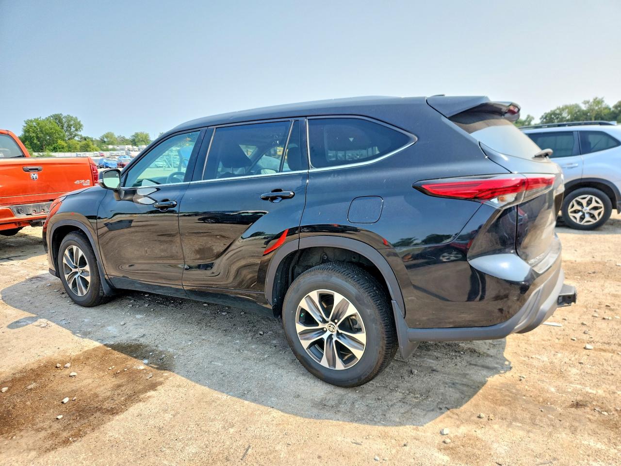 2022 TOYOTA HIGHLANDER XLE — снимка 2