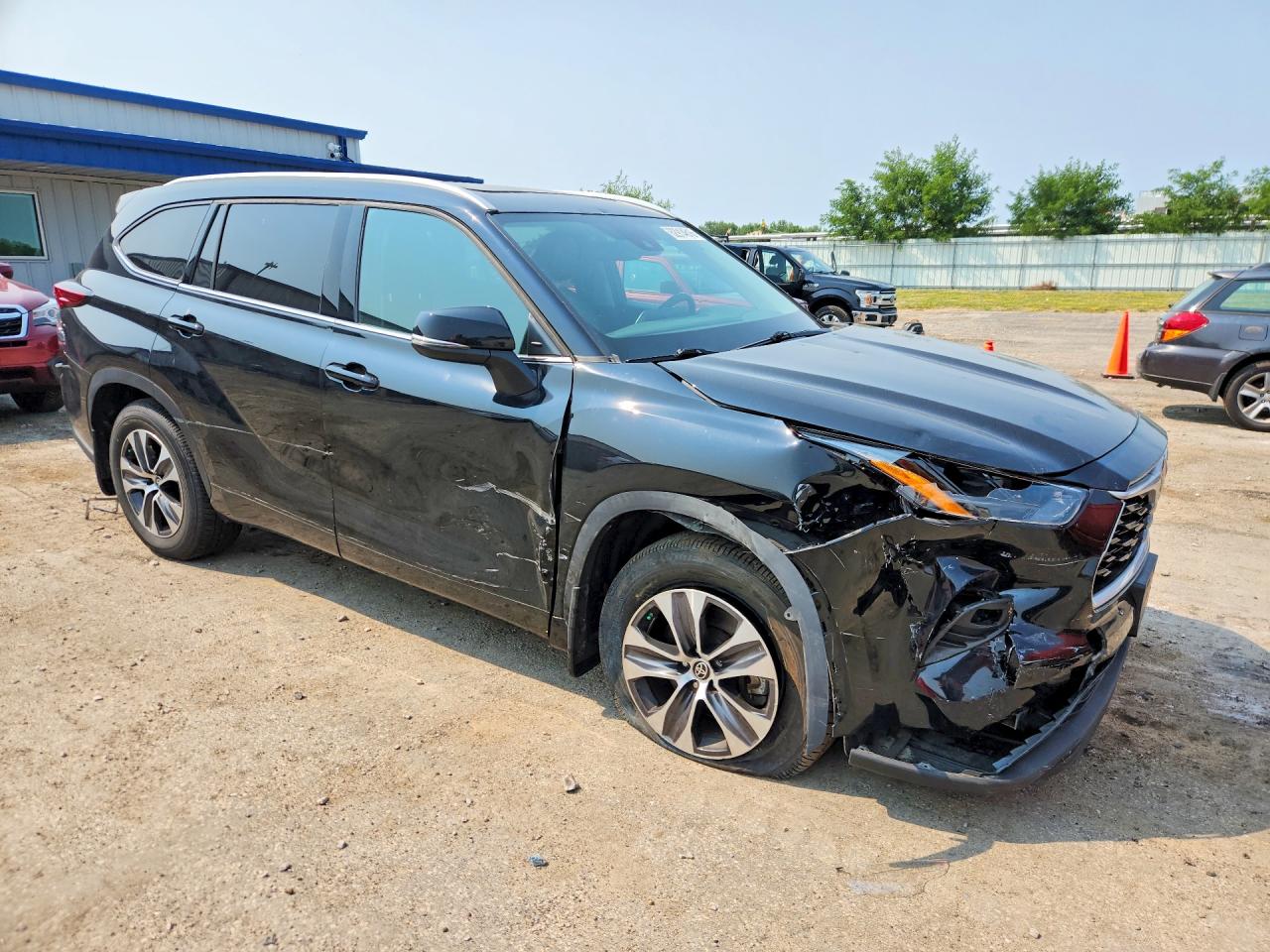 2022 TOYOTA HIGHLANDER XLE — снимка 4