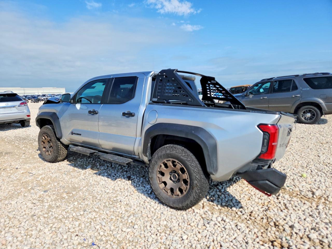 2025 TOYOTA TACOMA TRAILHUNTER HV — снимка 2
