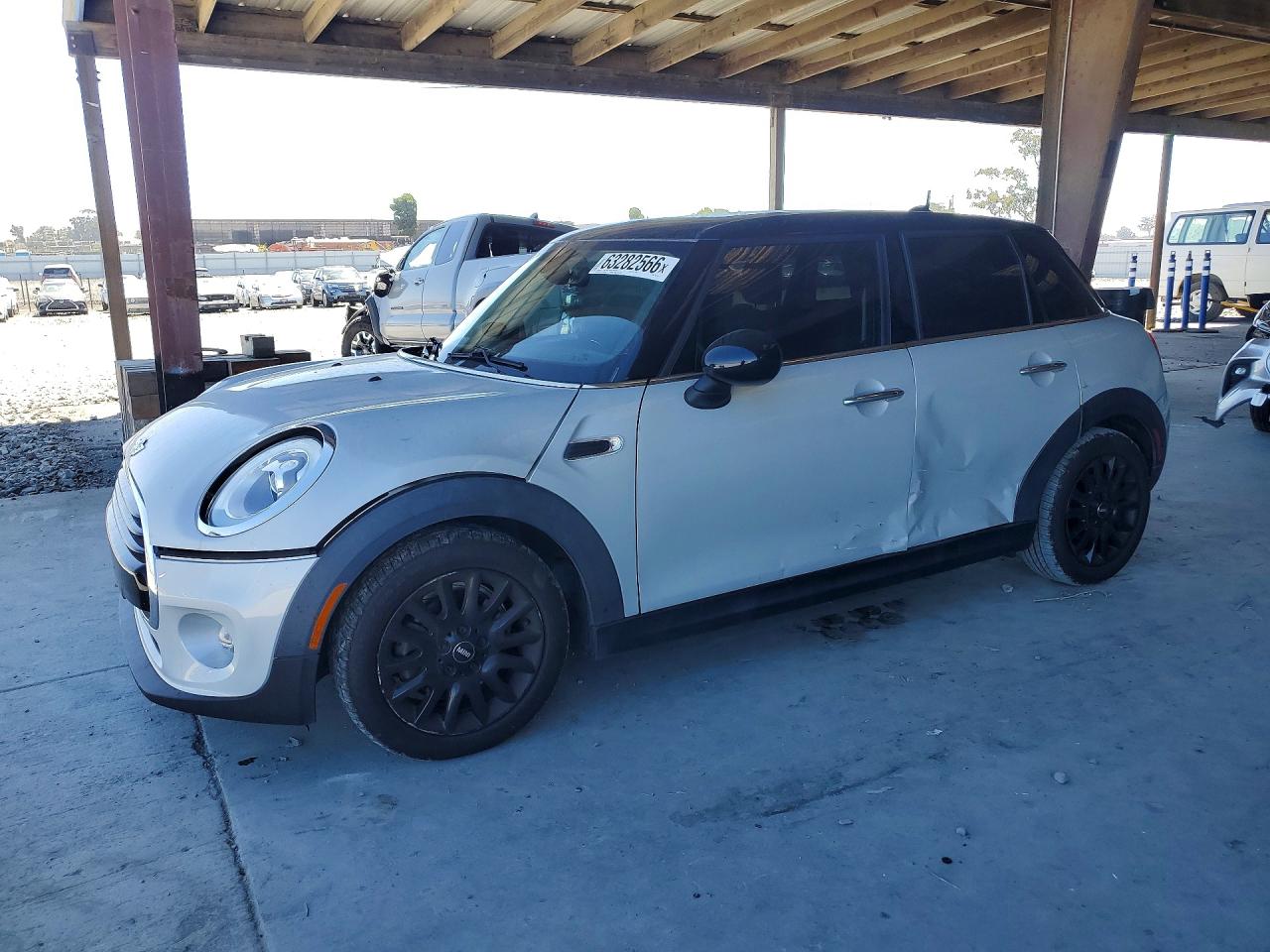 2018 MINI COOPER
