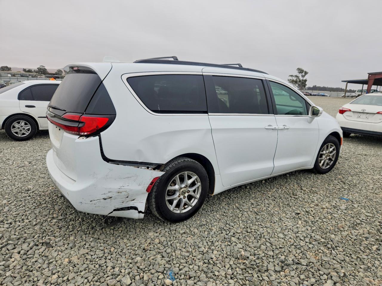 2022 CHRYSLER 200 LIMITED 4DR — снимка 3