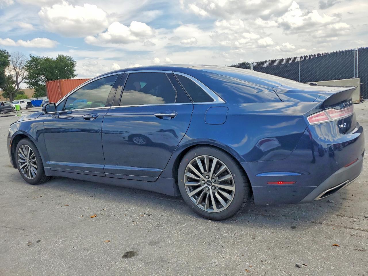 2017 LINCOLN MKZ HYBRID PREMIERE — снимка 2