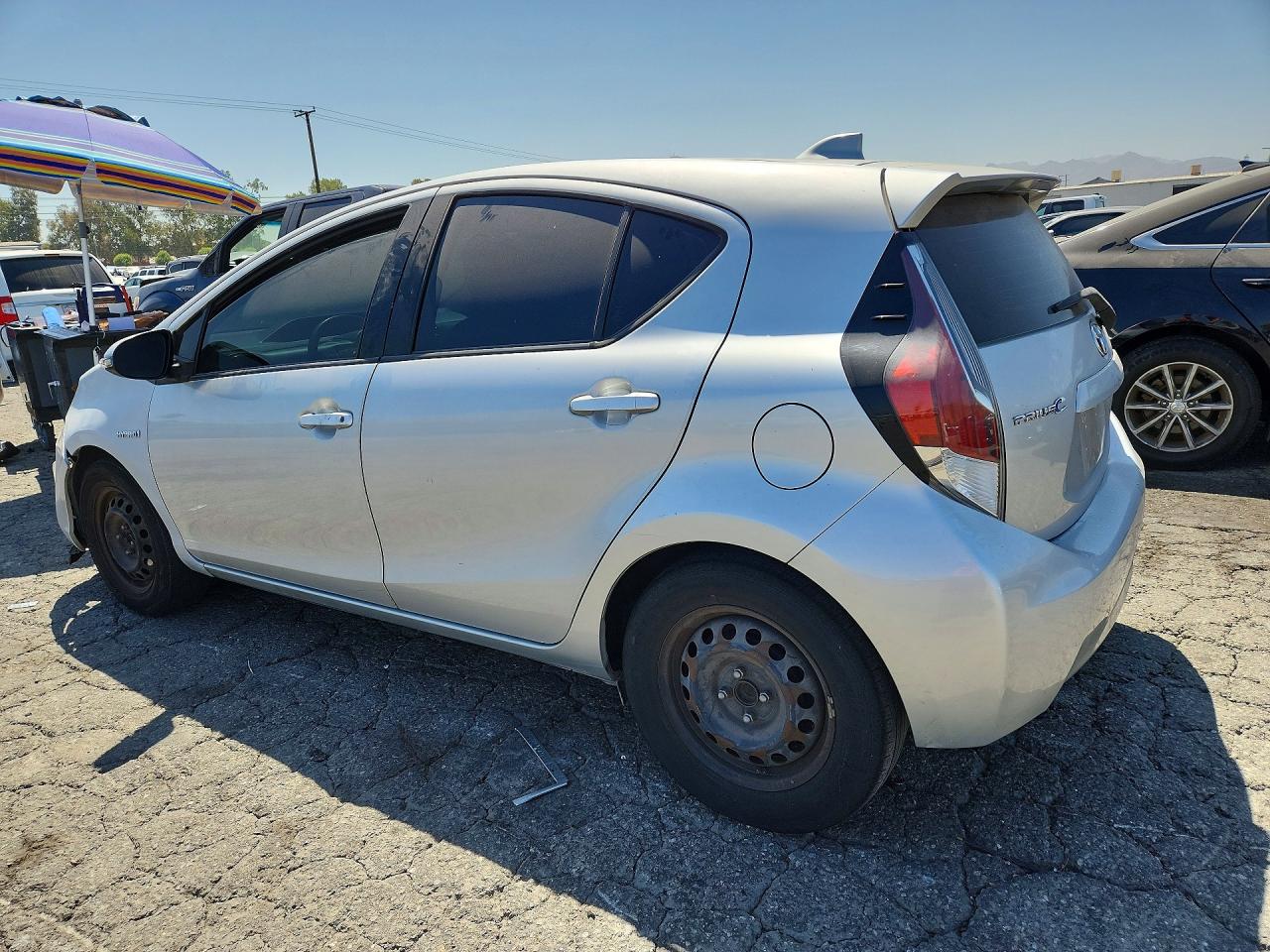 2015 TOYOTA PRIUS C TWO — снимка 2