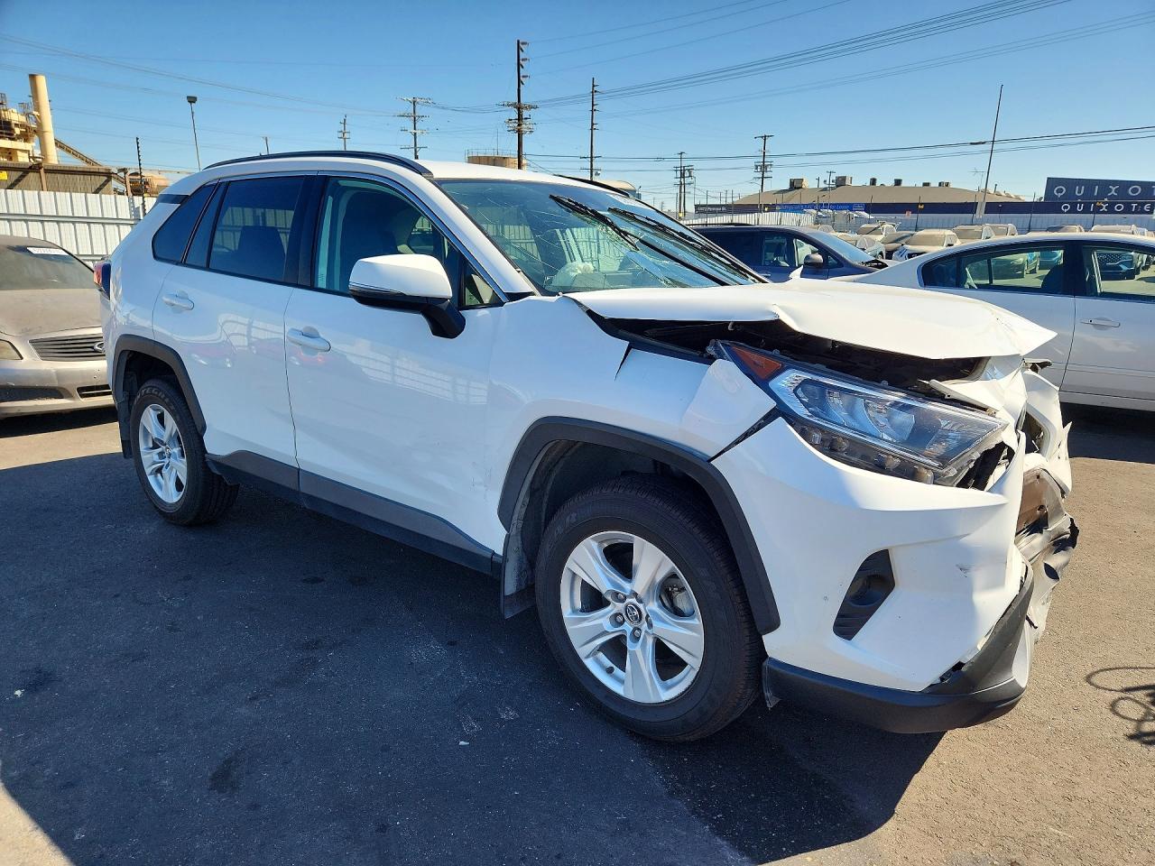 2020 TOYOTA RAV4 XLE — снимка 4