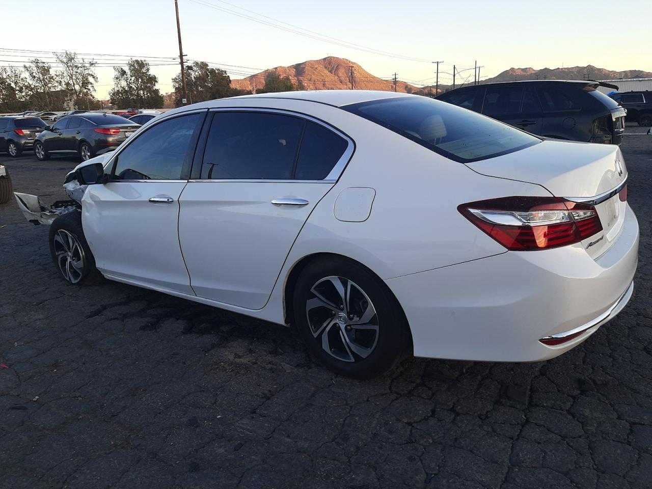 2017 HONDA ACCORD LX — снимка 2