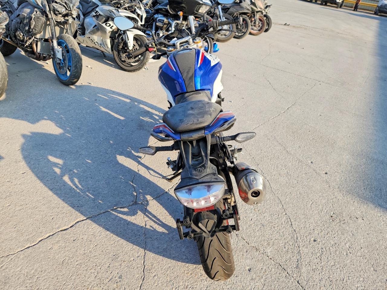 2025 BMW G310 R — снимка 4