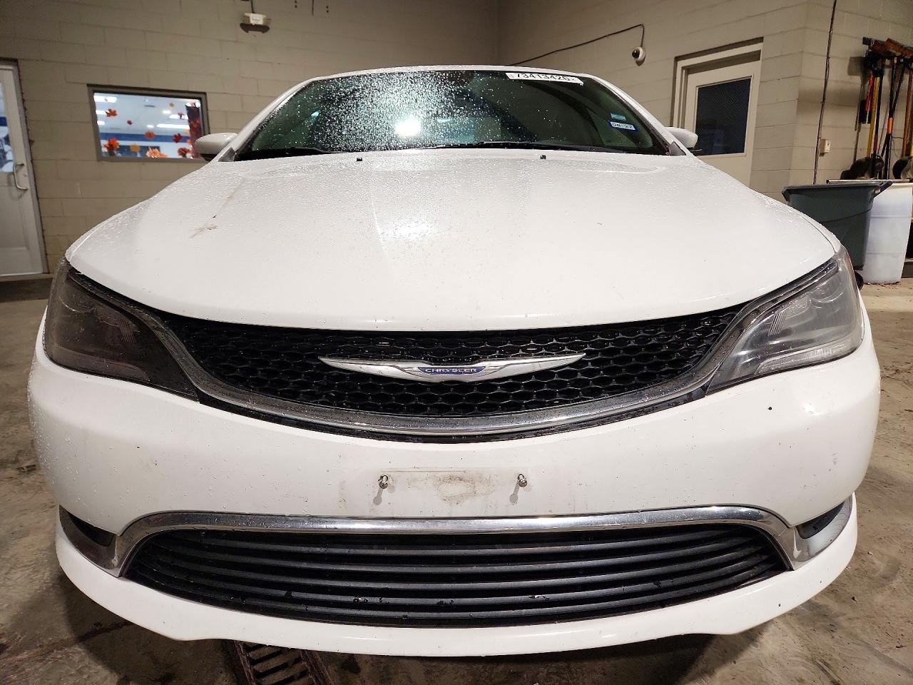 2016 CHRYSLER 200 LIMITED — photo 5