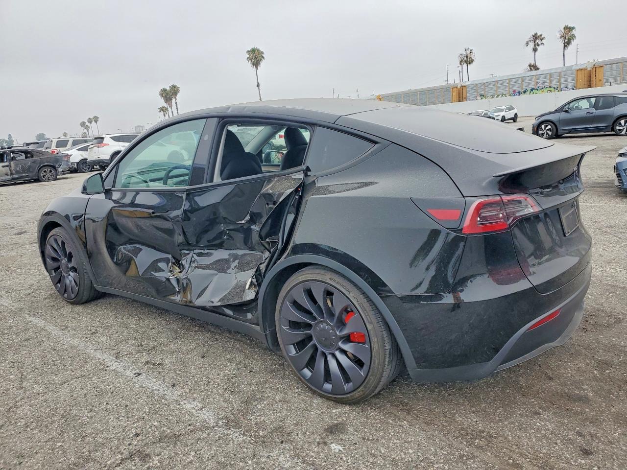 2024 TESLA MODEL Y — снимка 2