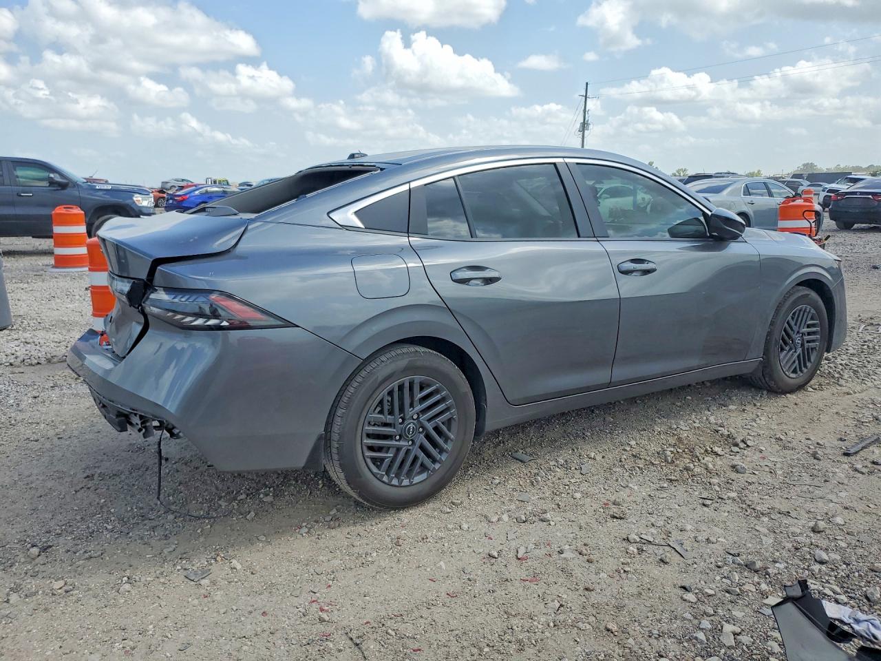 2026 NISSAN SENTRA SV — снимка 3
