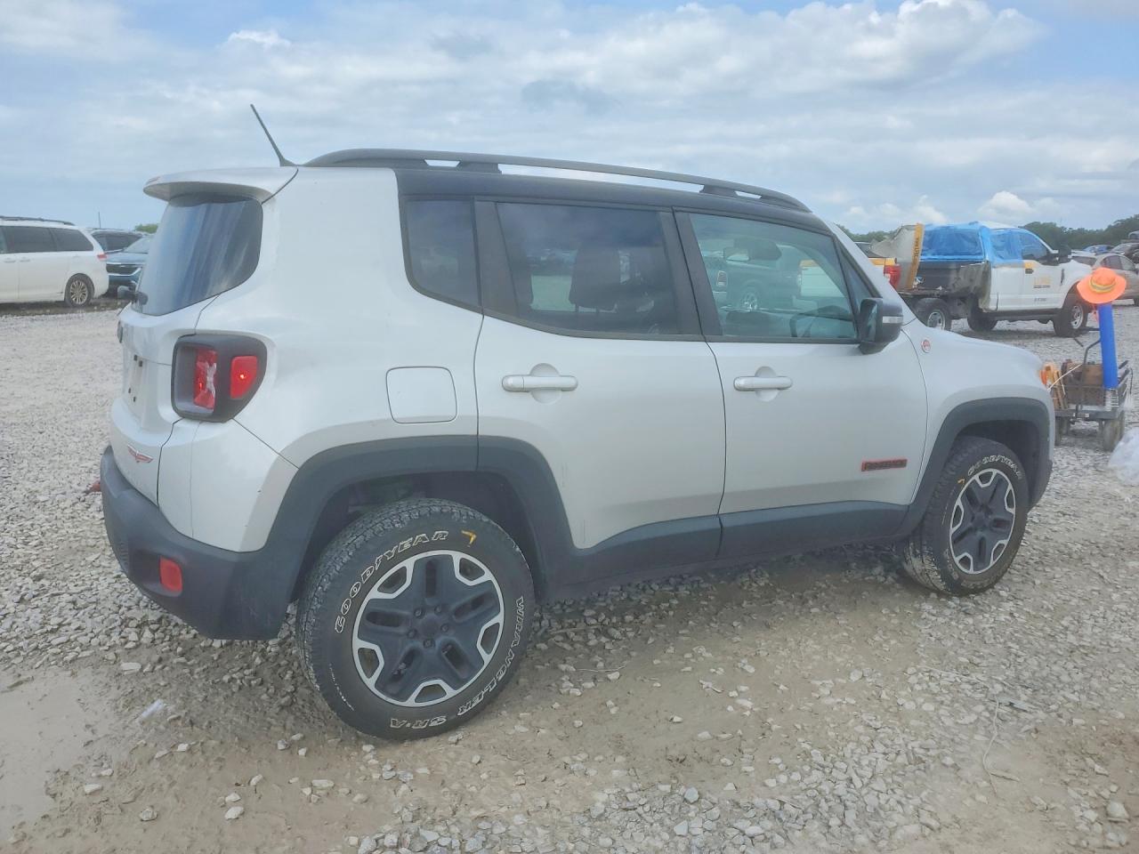 2015 JEEP RENEGADE TRAILHAWK — снимка 3