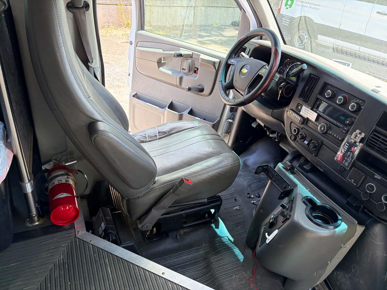 2015 CHEVROLET EXPRESS G4500 — снимка 5