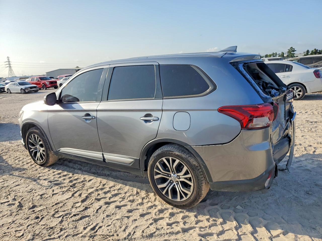 2018 MITSUBISHI OUTLANDER ES — снимка 2