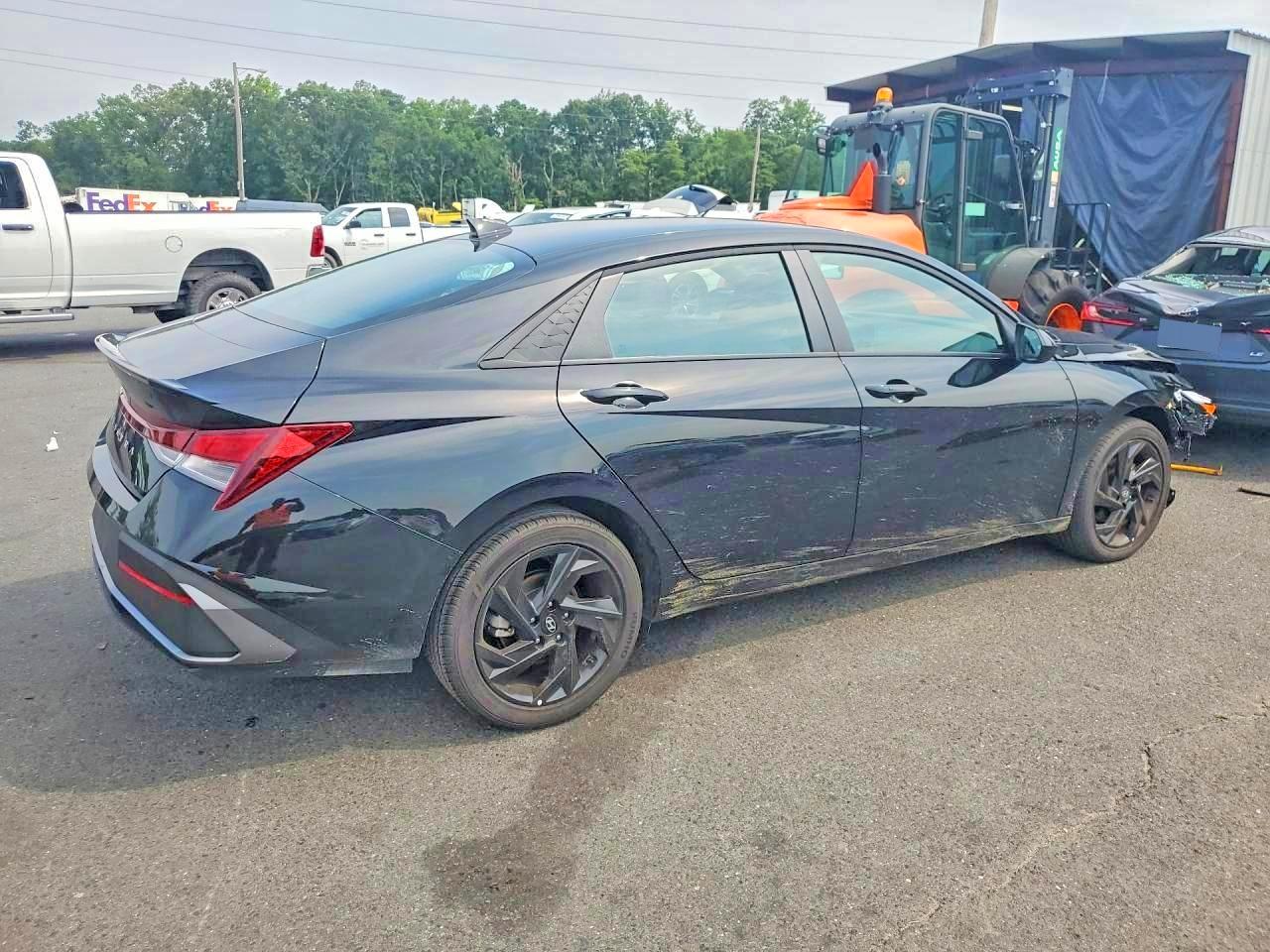 2026 HYUNDAI ELANTRA SEL SPORT — снимка 3