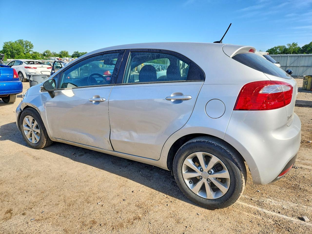 2015 KIA RIO 5-DOOR EX — снимка 2