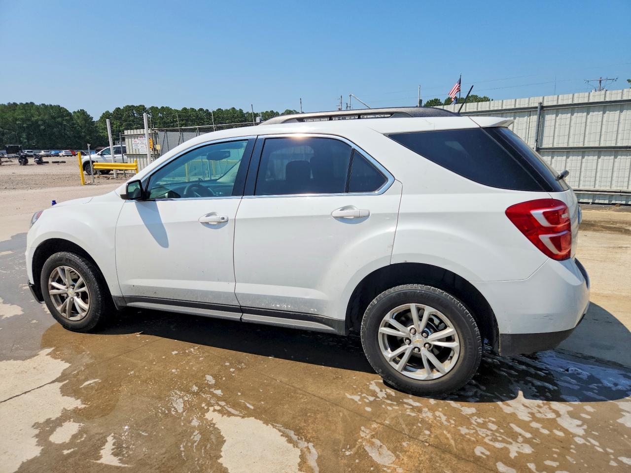 2017 CHEVROLET EQUINOX LT — снимка 2