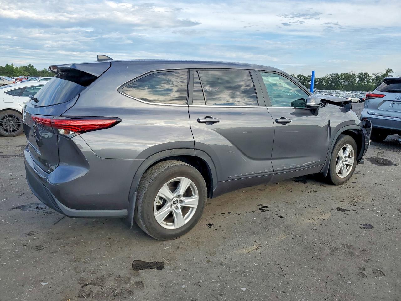 2023 TOYOTA HIGHLANDER LE — снимка 3