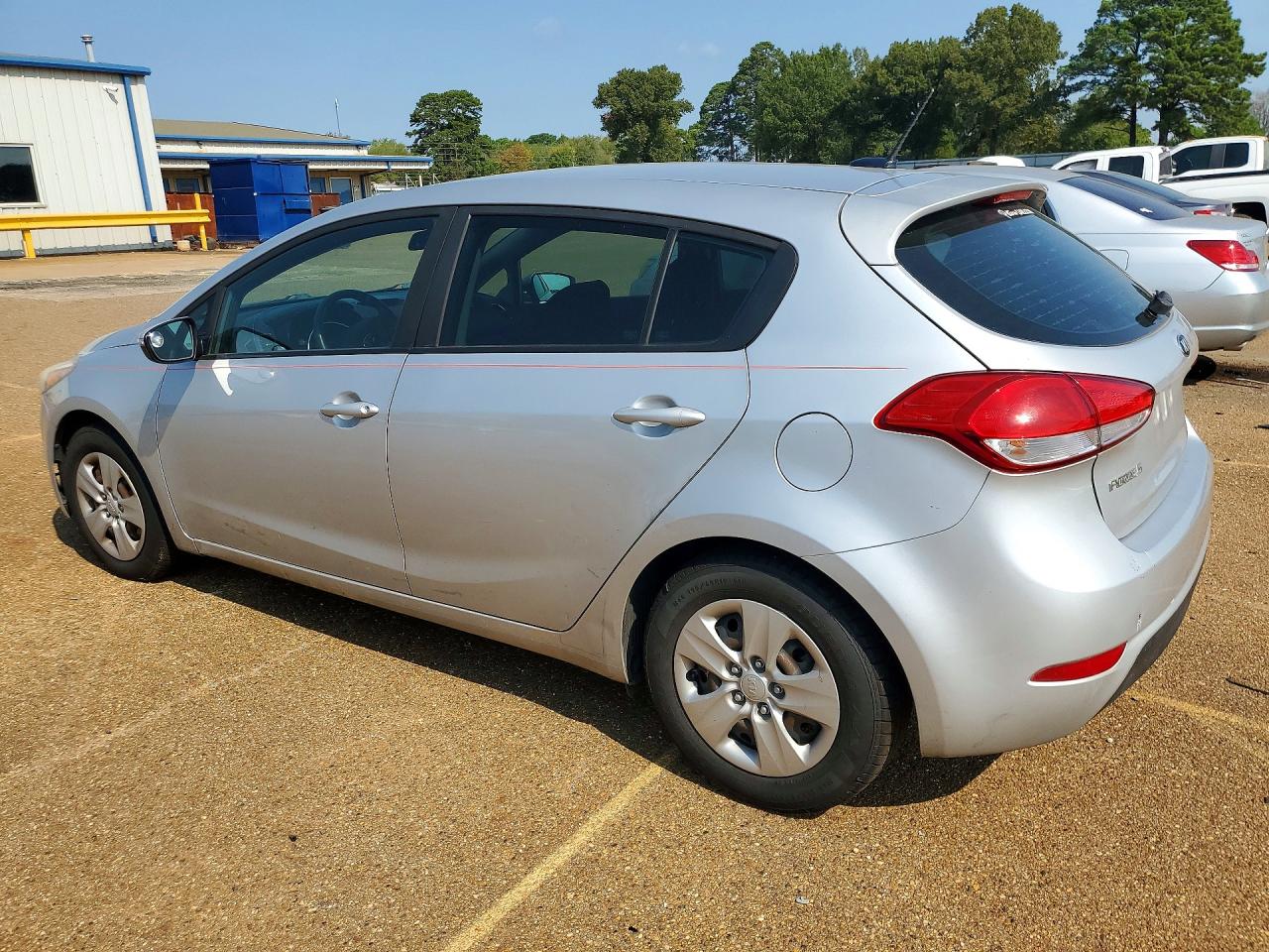 2017 KIA FORTE5 LX — снимка 2
