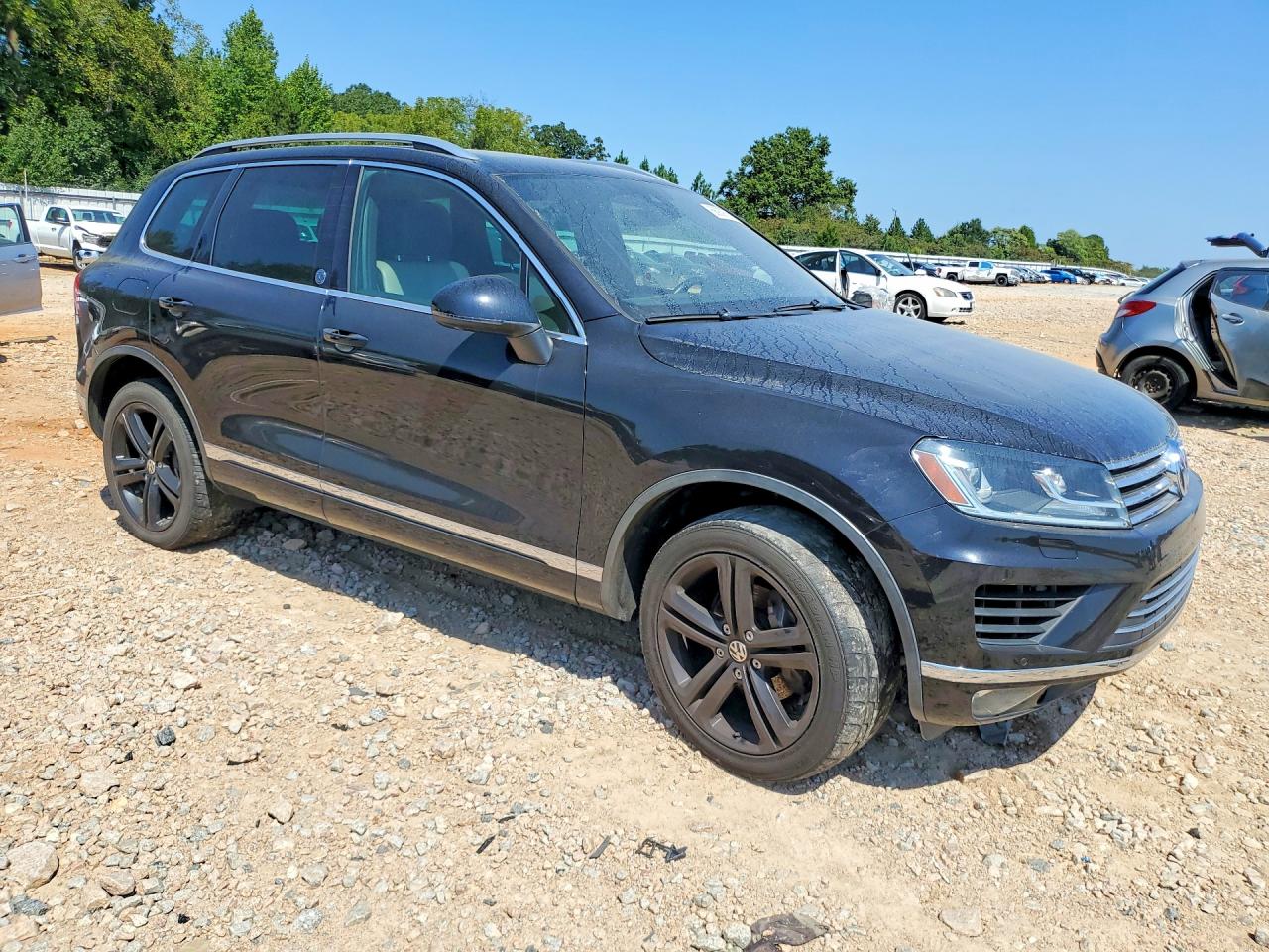 2017 VOLKSWAGEN TOUAREG WOLFSBURG — photo 4