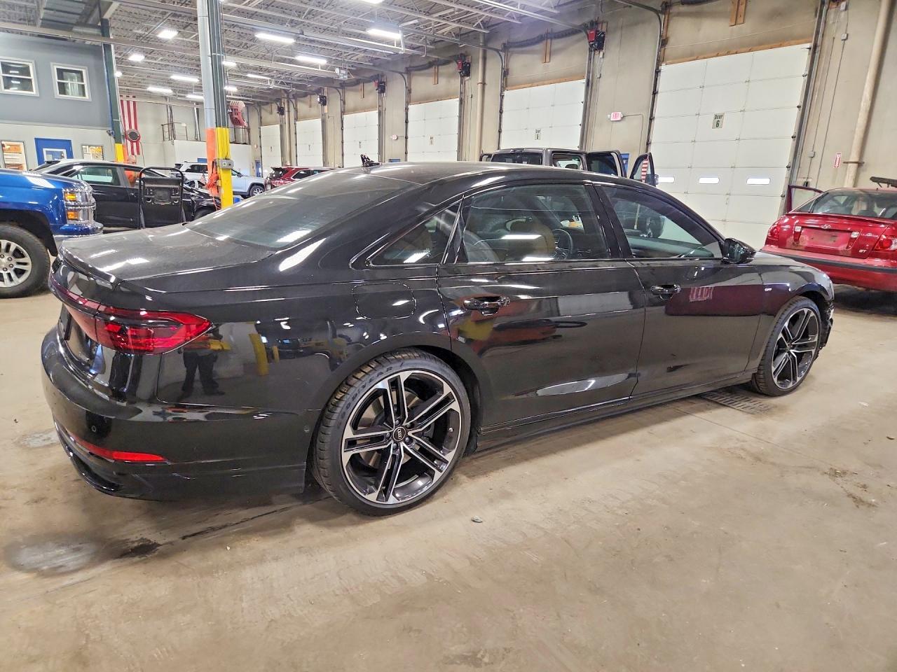 2025 AUDI A8 L — photo 3
