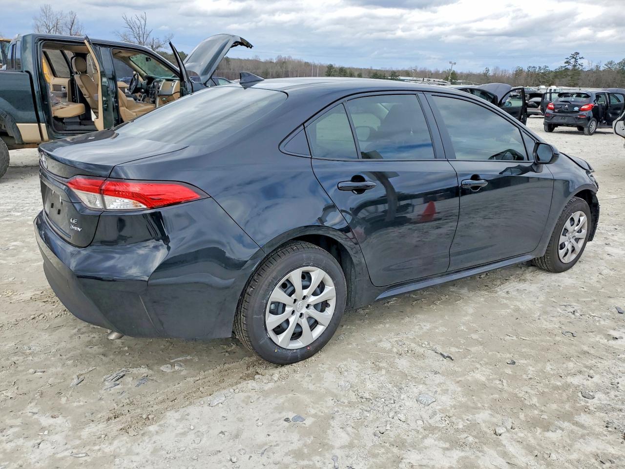 2026 TOYOTA COROLLA LE — снимка 3