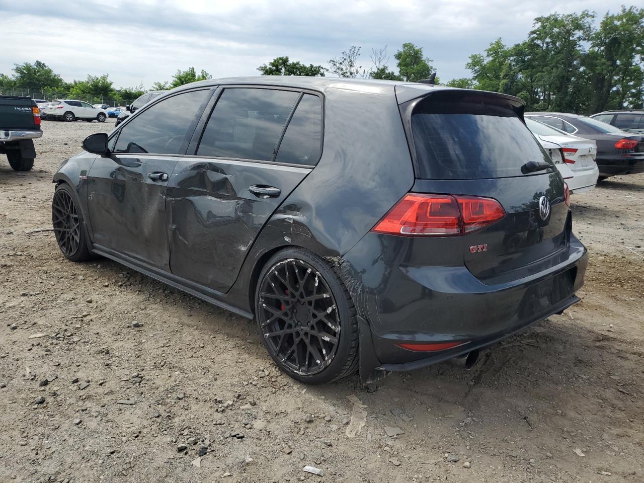 2016 VOLKSWAGEN GTI S/SE — снимка 2