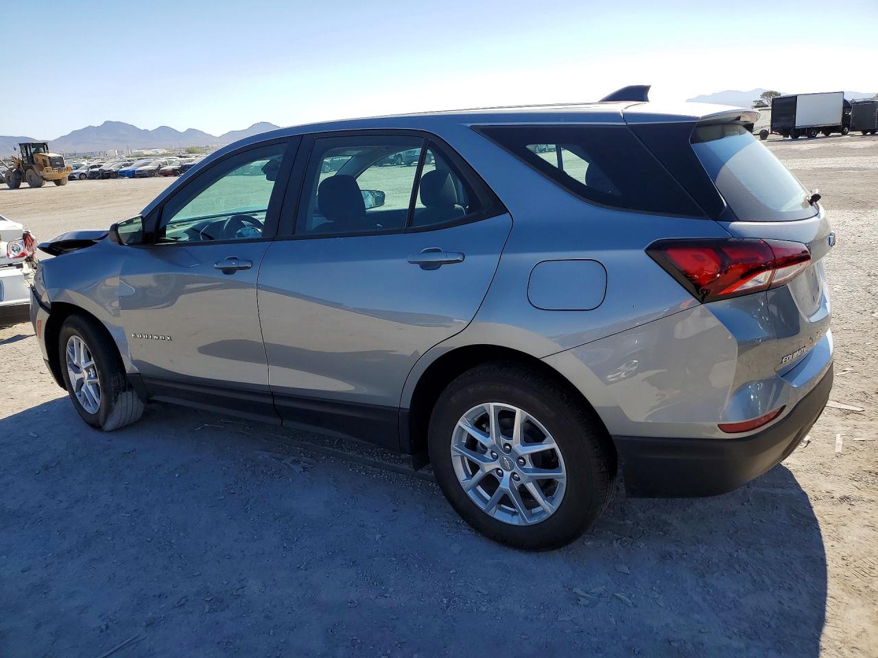 2024 CHEVROLET EQUINOX LS — снимка 2