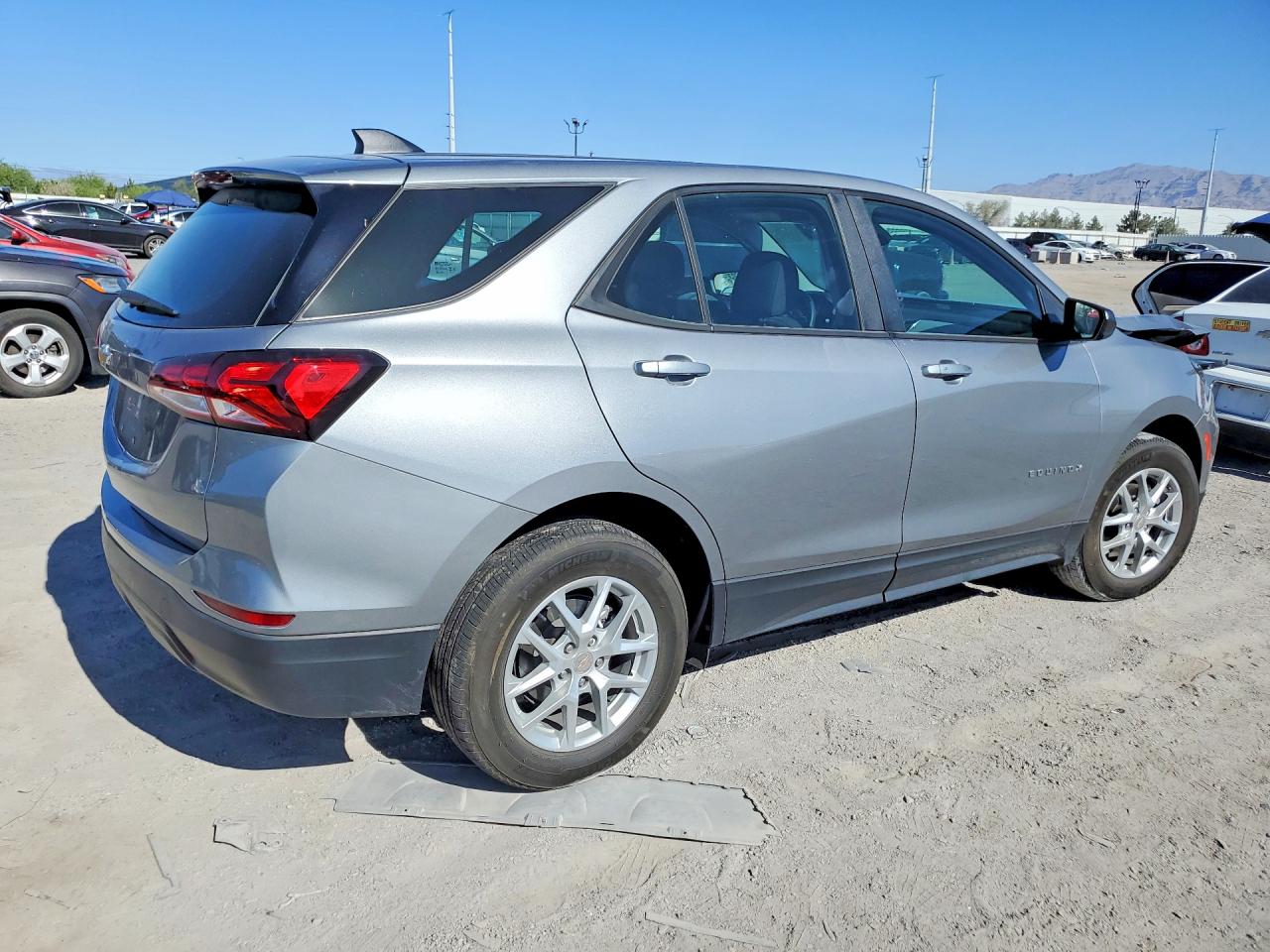 2024 CHEVROLET EQUINOX LS — снимка 3