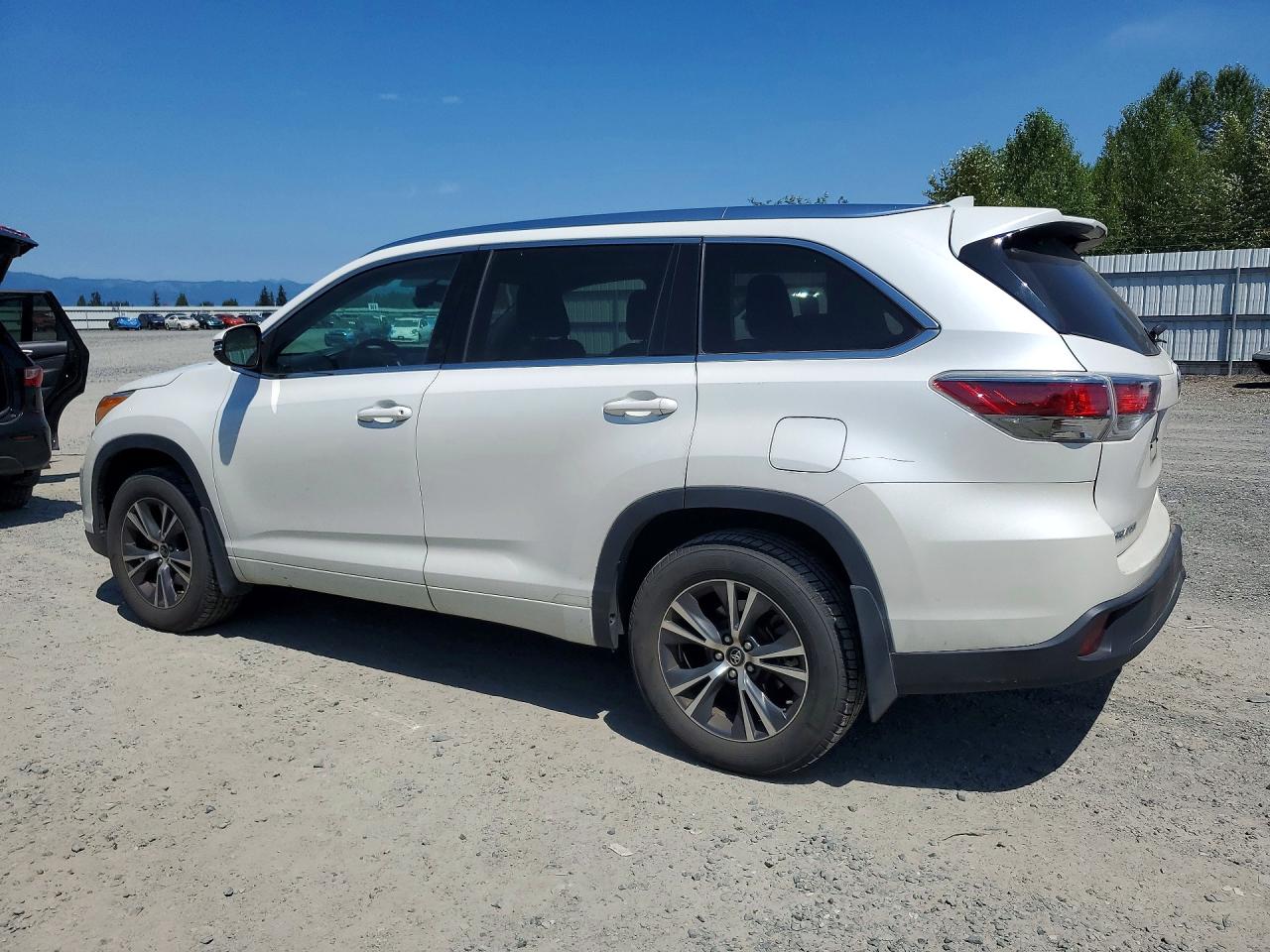 2016 TOYOTA HIGHLANDER XLE — снимка 2
